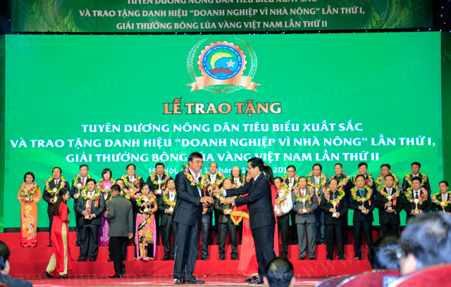 đắc lộc nhận giải thưởng bông lúa vàng việt nam 2015